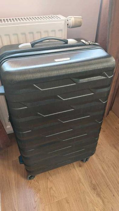 Czarna walizka Samsonite