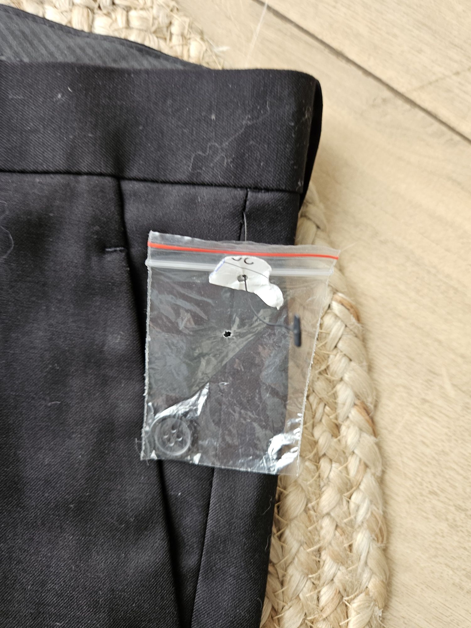 Nowe z metką! Eleganckie czarne spodnie garniturowe Slim Fit H&M 33R m