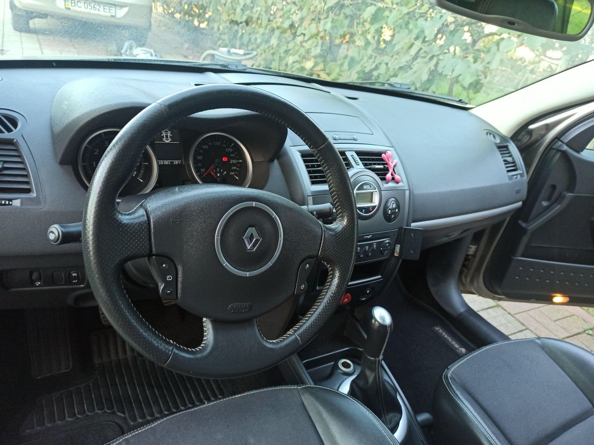 Renault megane 2008 1.6 бензин