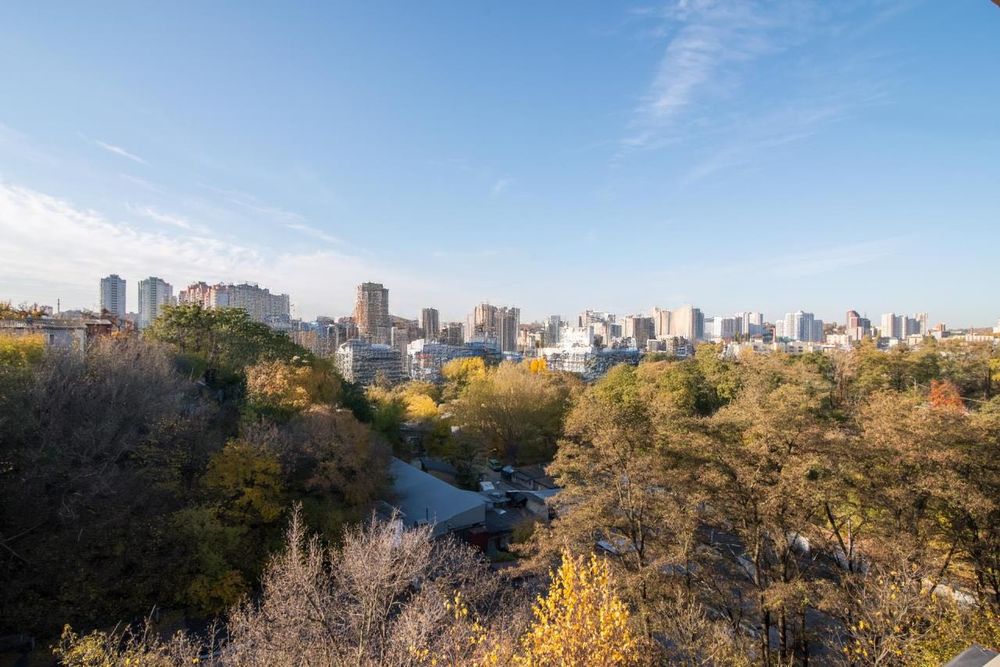 Продажа Здание Печерск 5500м2 введено в эксплуатацию 21 сотка Дисконт