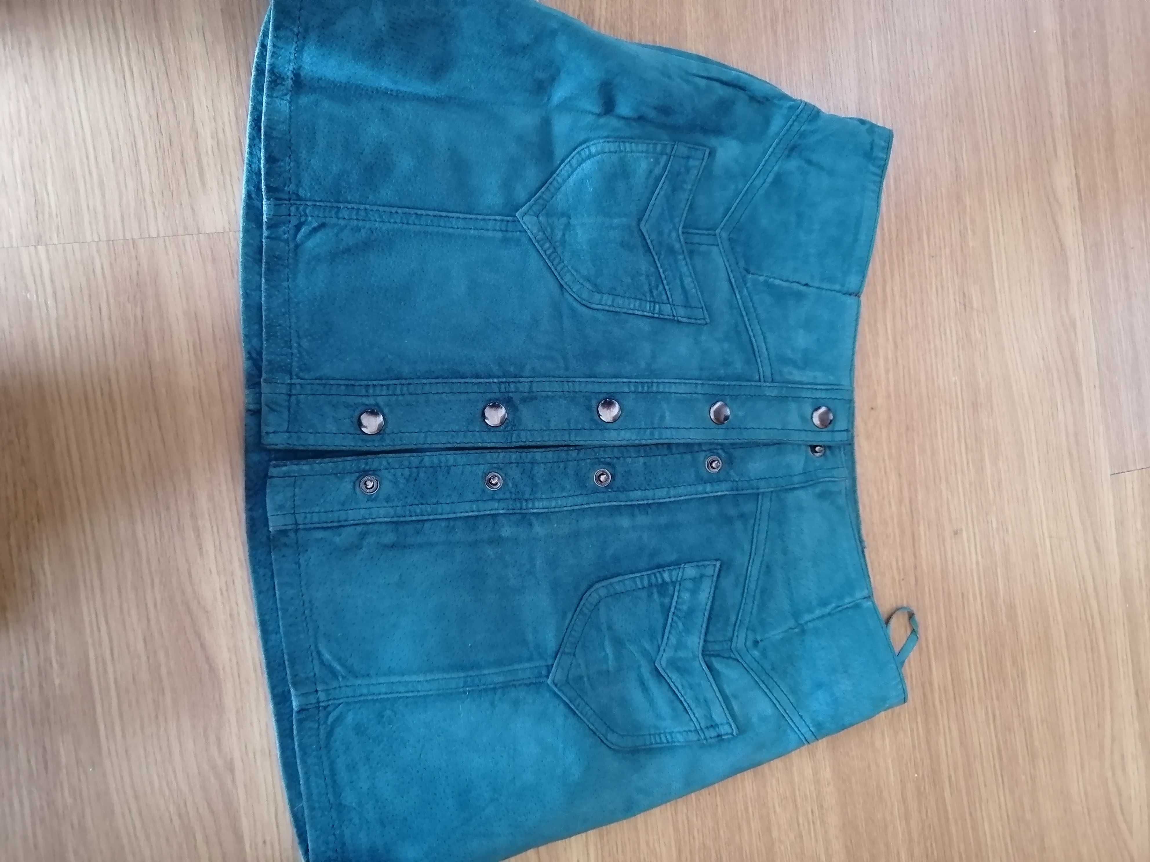 Mini saia da H&M azul turquesa em camurça e é há com molas