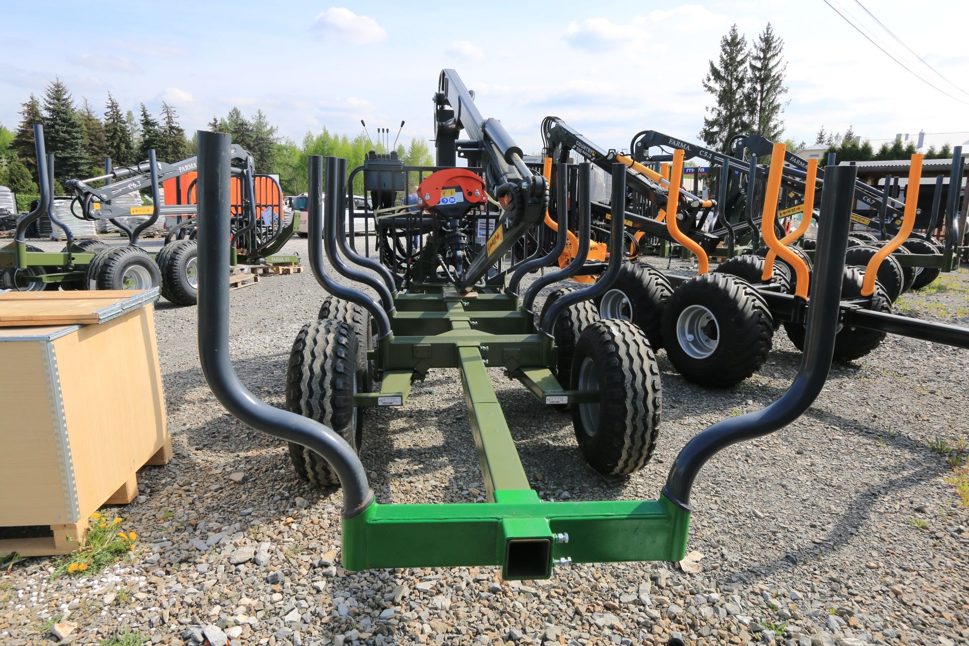 Przyczepa leśna FARMA 6t dźwig do zrywki drewna HDS 4,6m chwytak Żuraw