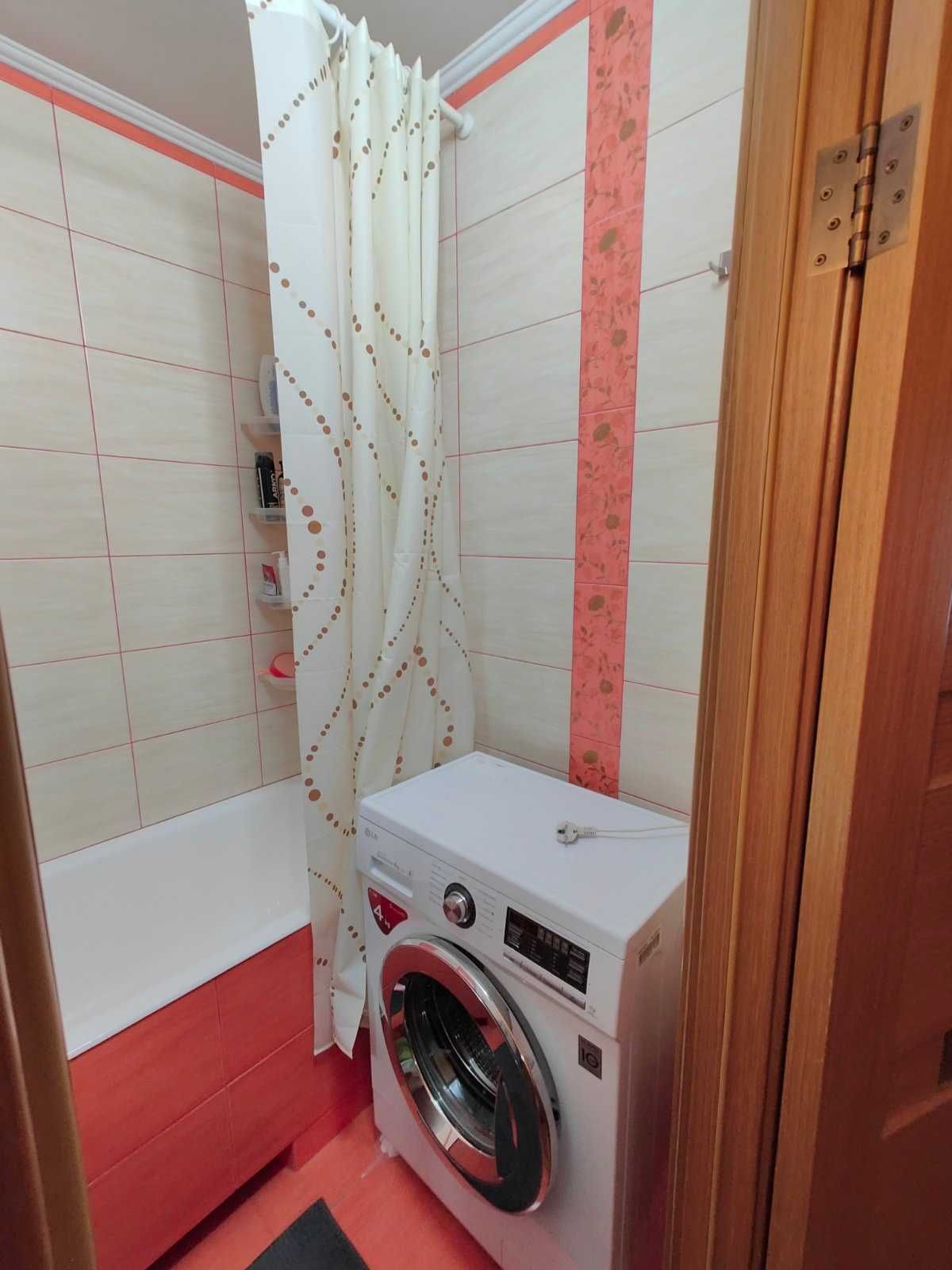 Продаж 3-к квартири  Харківське шосе,  180/21  /єВідновлення /