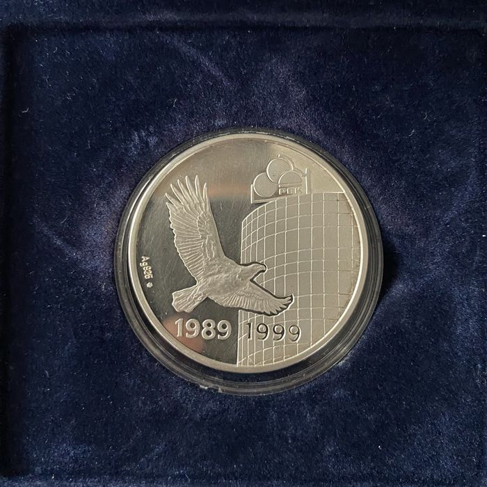 Medal wydany z okazji 10 lecia Powszechnego Banku Kredytowego