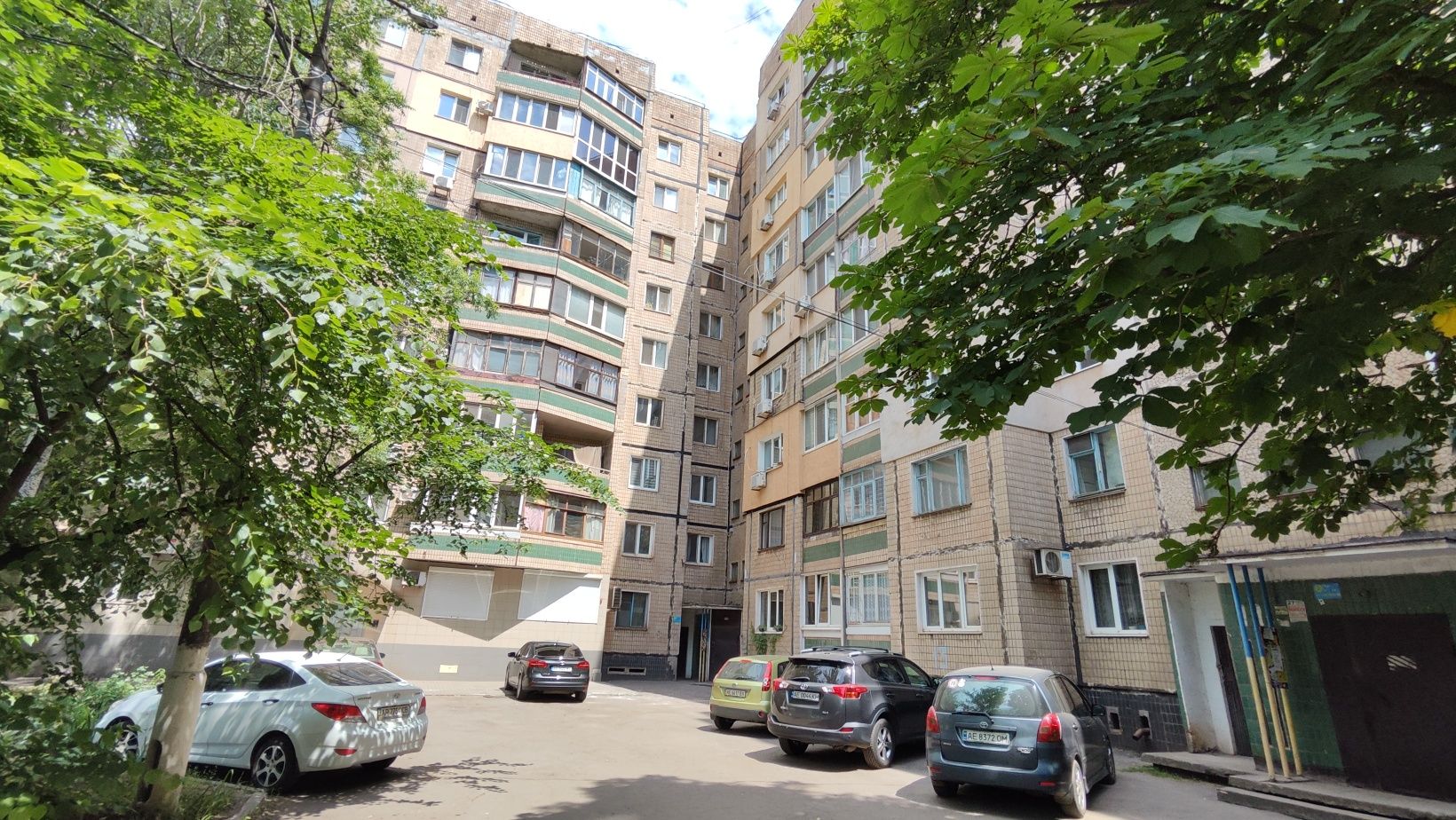 Елітна трьошка, свіжий ремонт, меблі, техніка, Єсеніна 13.