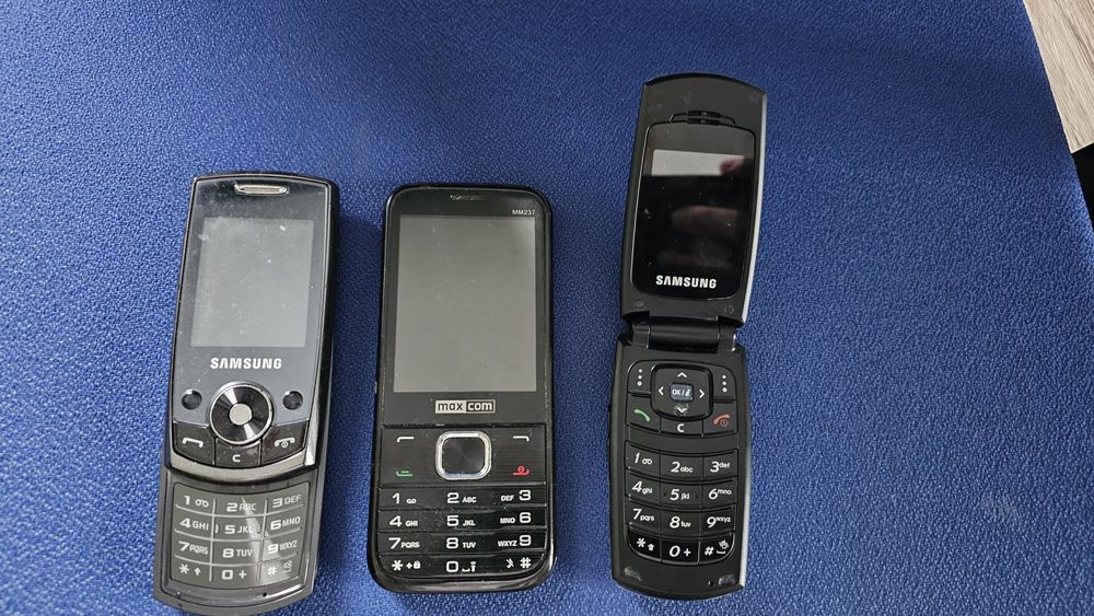 Samsung z klapka Max Com telefon start kolekcjonerski