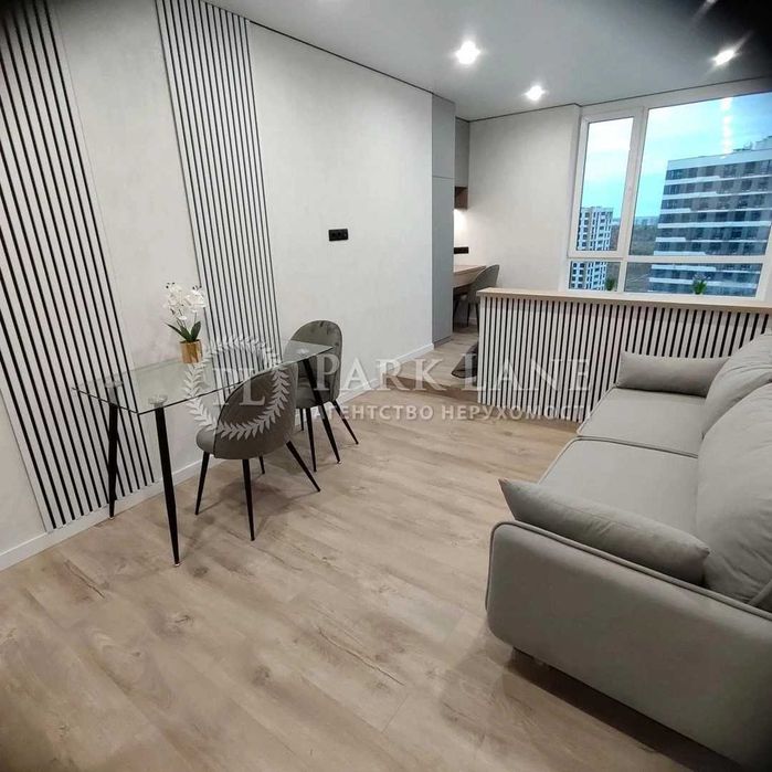 Продаж 1к квартири з ремонтом ЖК Варшавський 3