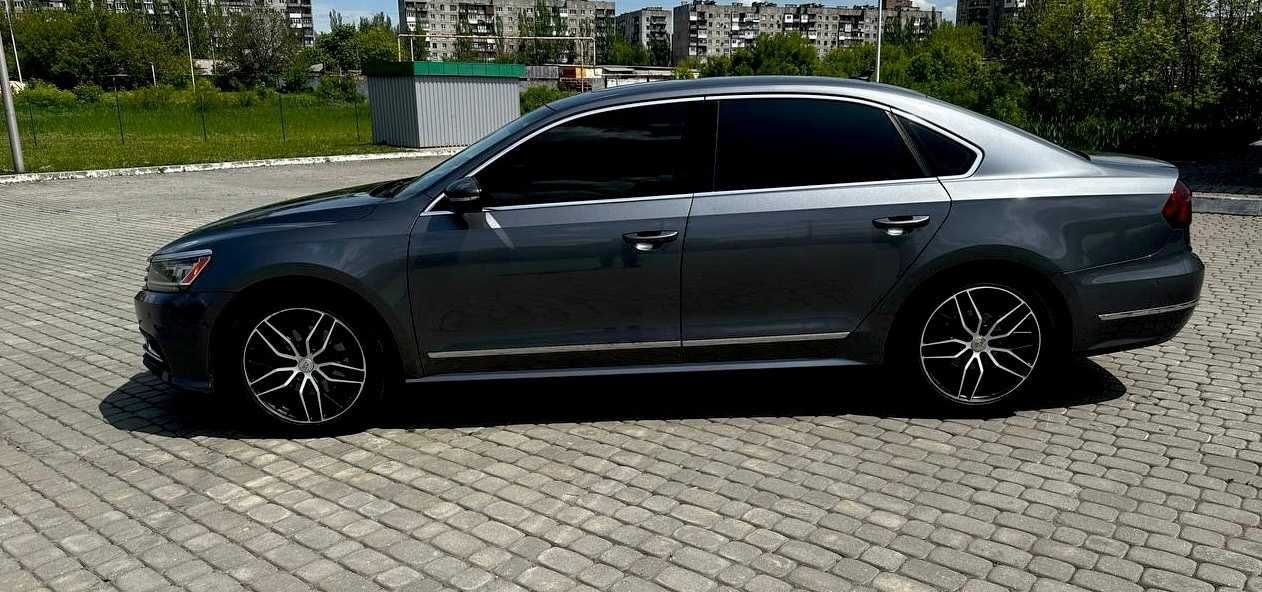 SEL Premium Volkswagen Passat 2017 года Фольксваген пассат