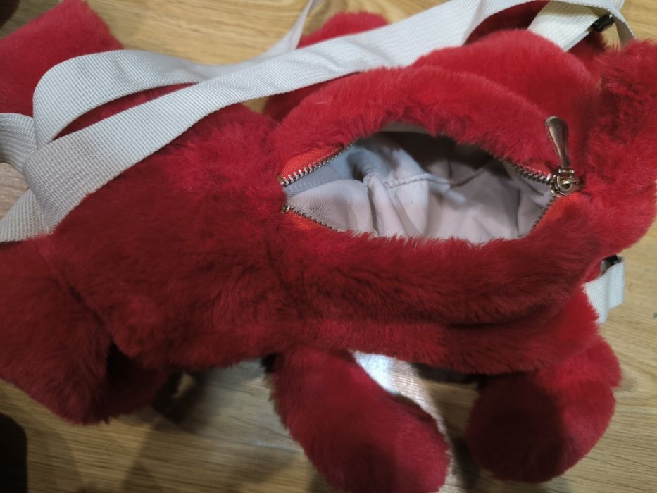 Plecak dla dziecka z miękkiego pluszu i maskotka czerwona