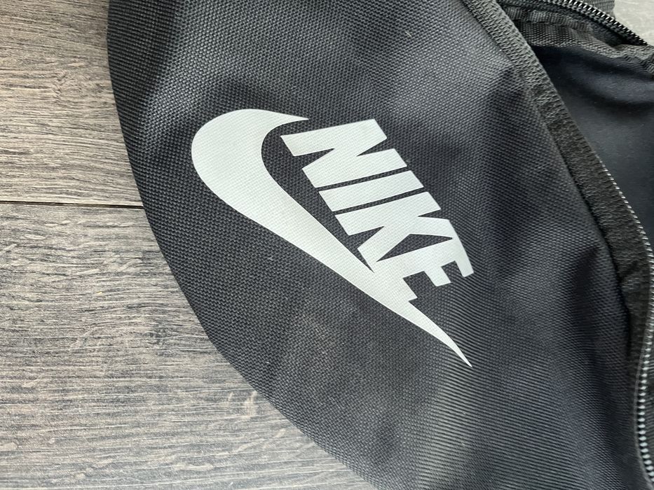 Поясная сумка бананка nike новая оригинал 3l