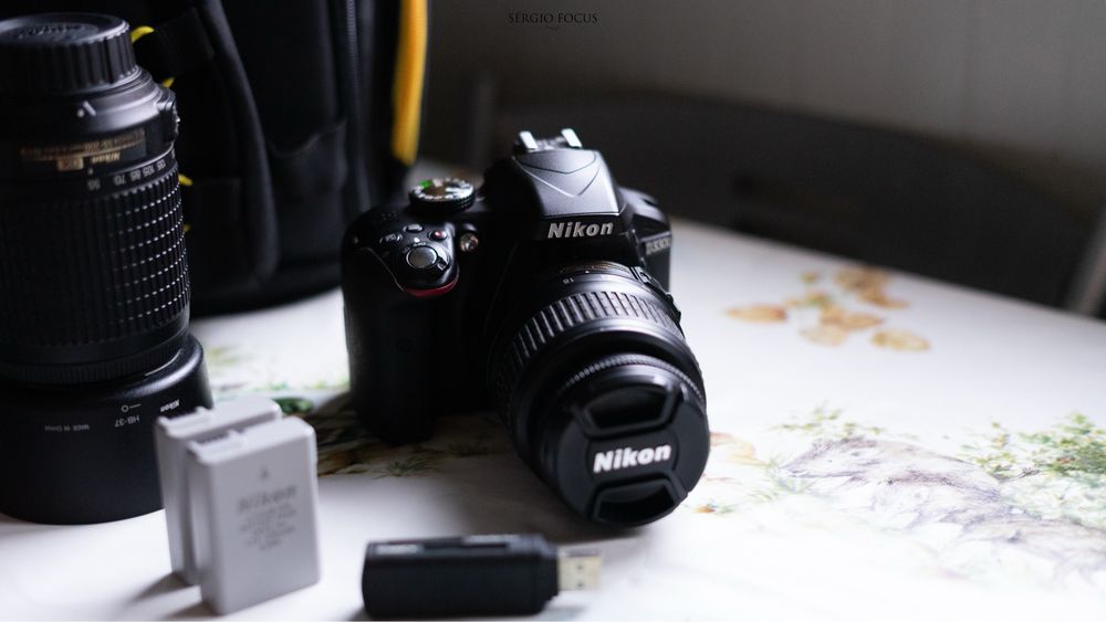 Nikon D3300 ( kit completo )