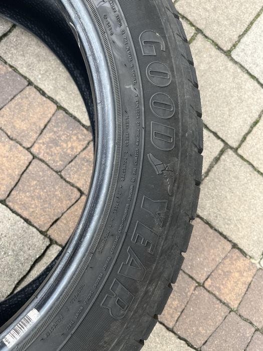 Opony Goodyear wielosezonowe 19