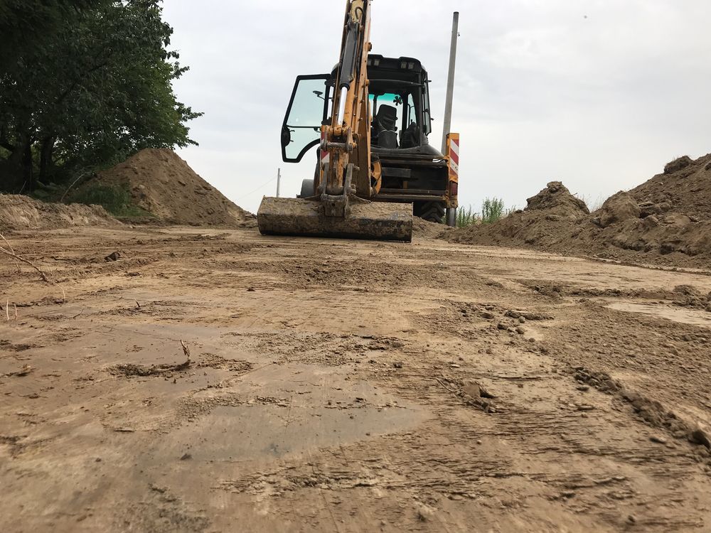 Usługi koparko ładowarką jcb 3cx wykopy fundamenty transport