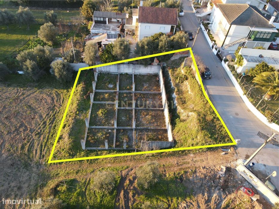 Lote de terreno  junto da futura estação de metro bus, com viabilidade