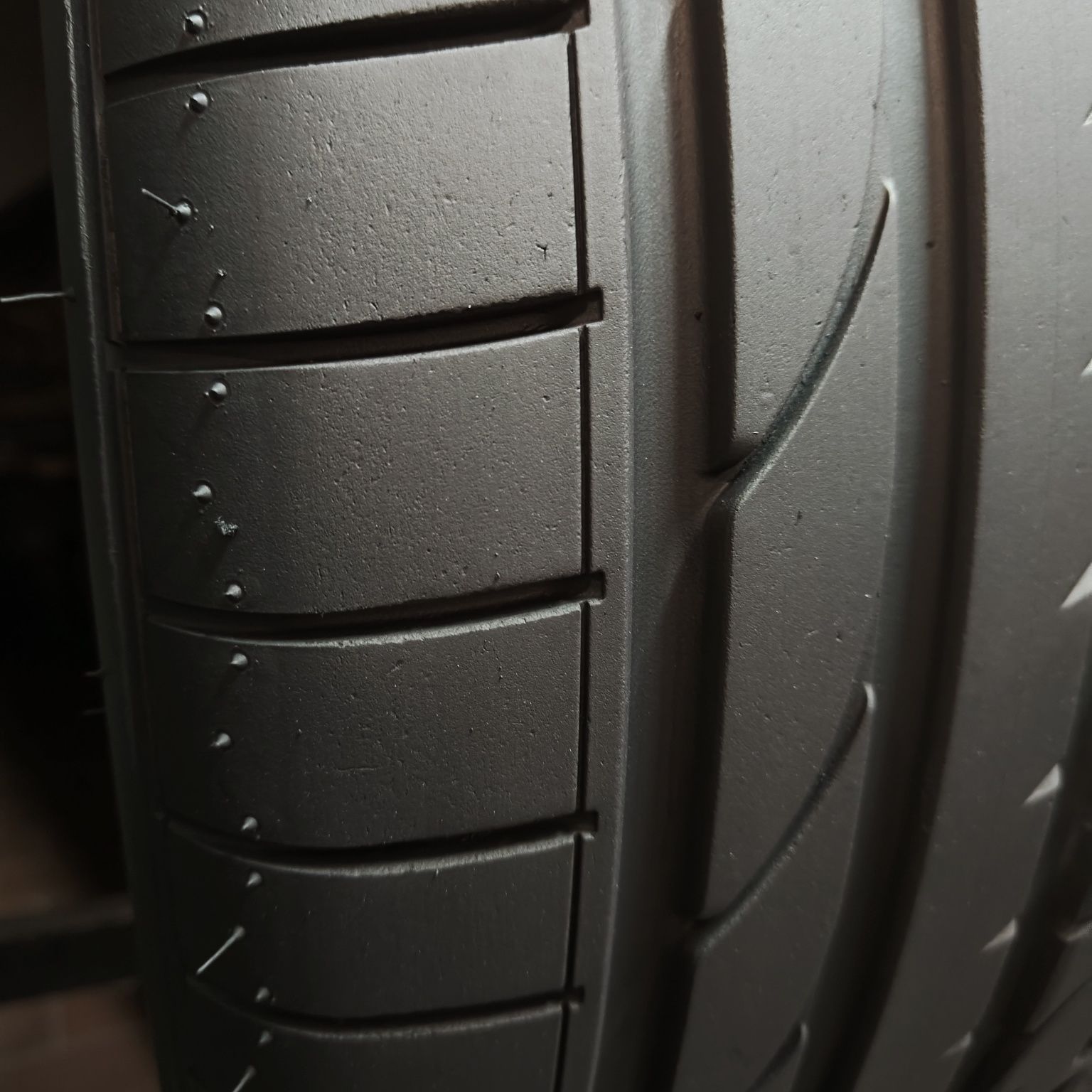 235/40/19 XL Sprzedam parę opon letnich Bridgestone