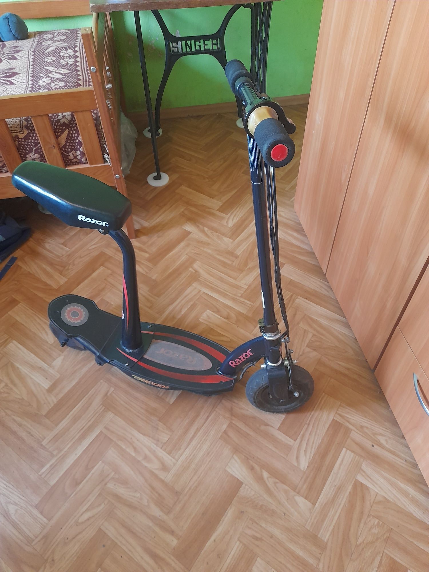 Hulajnoga elektryczna Razor E100S