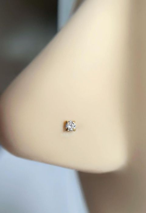 Пирсинг в нос титан