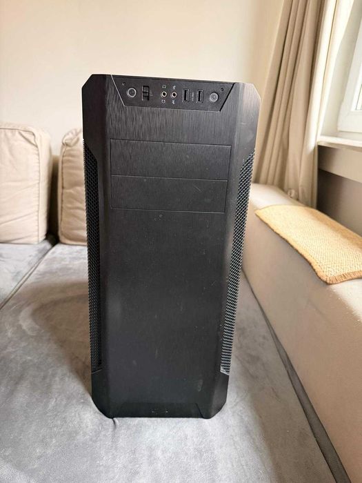 PC Ryzen 5 5600 / RX 6600XT / 16GB RAM / 256 GB