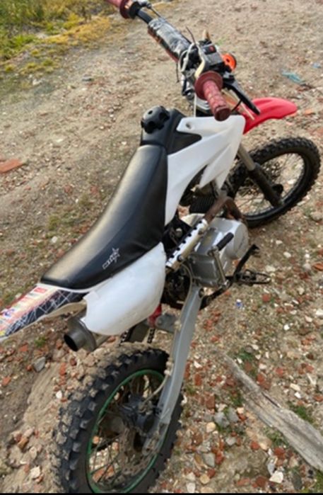 Pitbike 125 a puxar bem
