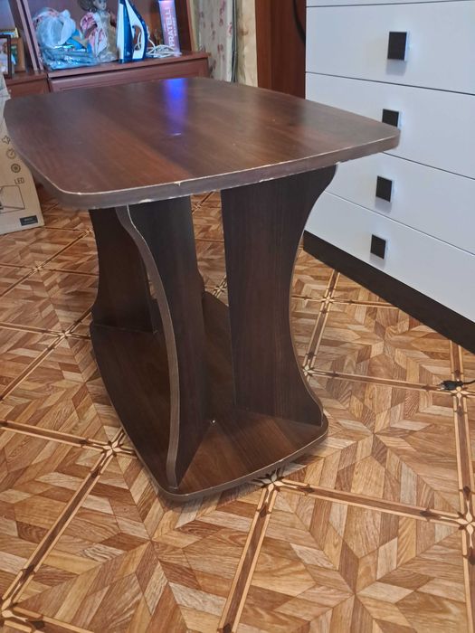 Столик журнальний