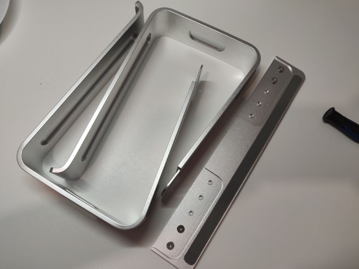 Aluminiowy REGULOWANY stojak pod laptopa
