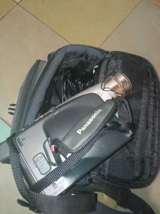 Відеокамера Panasonic NV-VZ17.