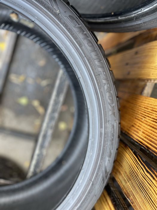 Резина зима 235/35 r19 Toyo