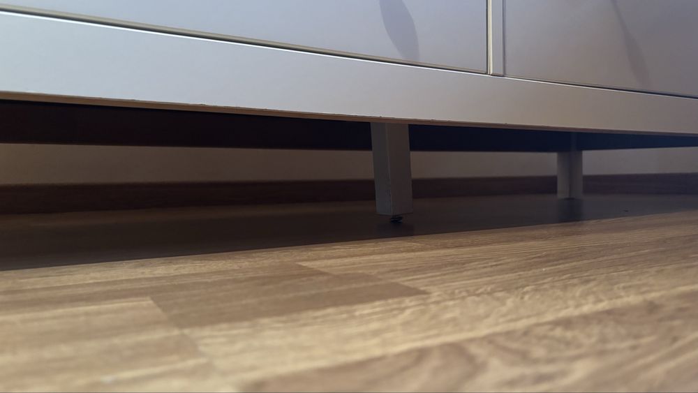 Cómoda IKEA HEMNES 8 gavetas