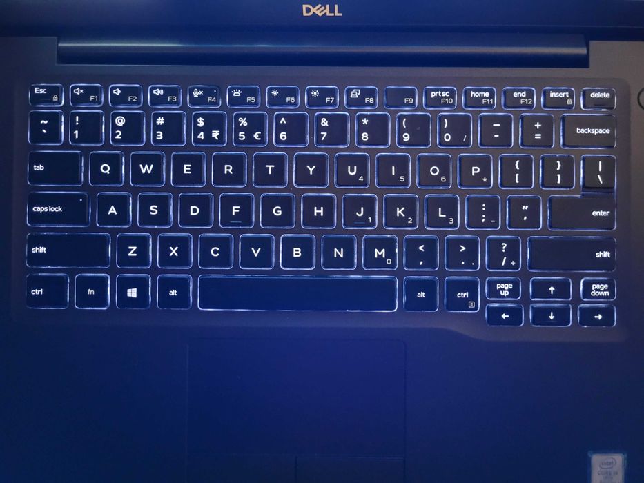 Laptop Dell Latitude 7400 i5 / 16GB / 256GB / 14 FHD      _RRR