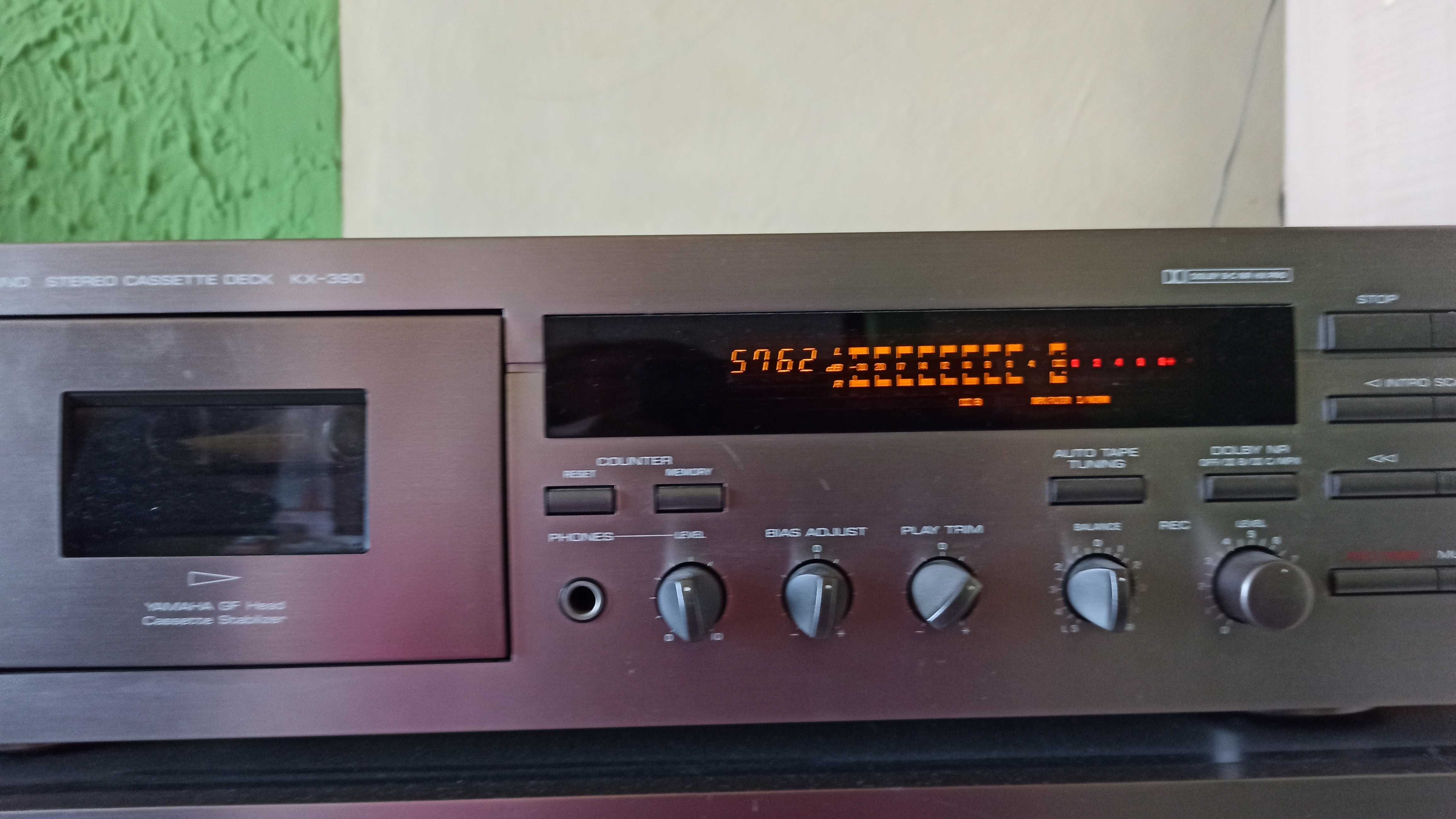 Yamaha magnetofon kasetowy stereo DECK KX 390