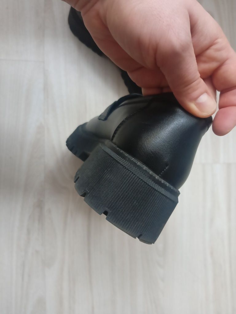 Sprzedam buty deeZee rozmiar 37