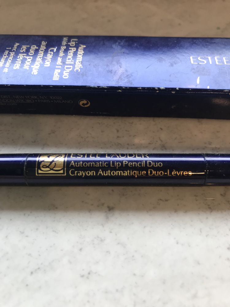 Konturówka do ust /lip pencil/ Estee Lauder nr 23 chocolate