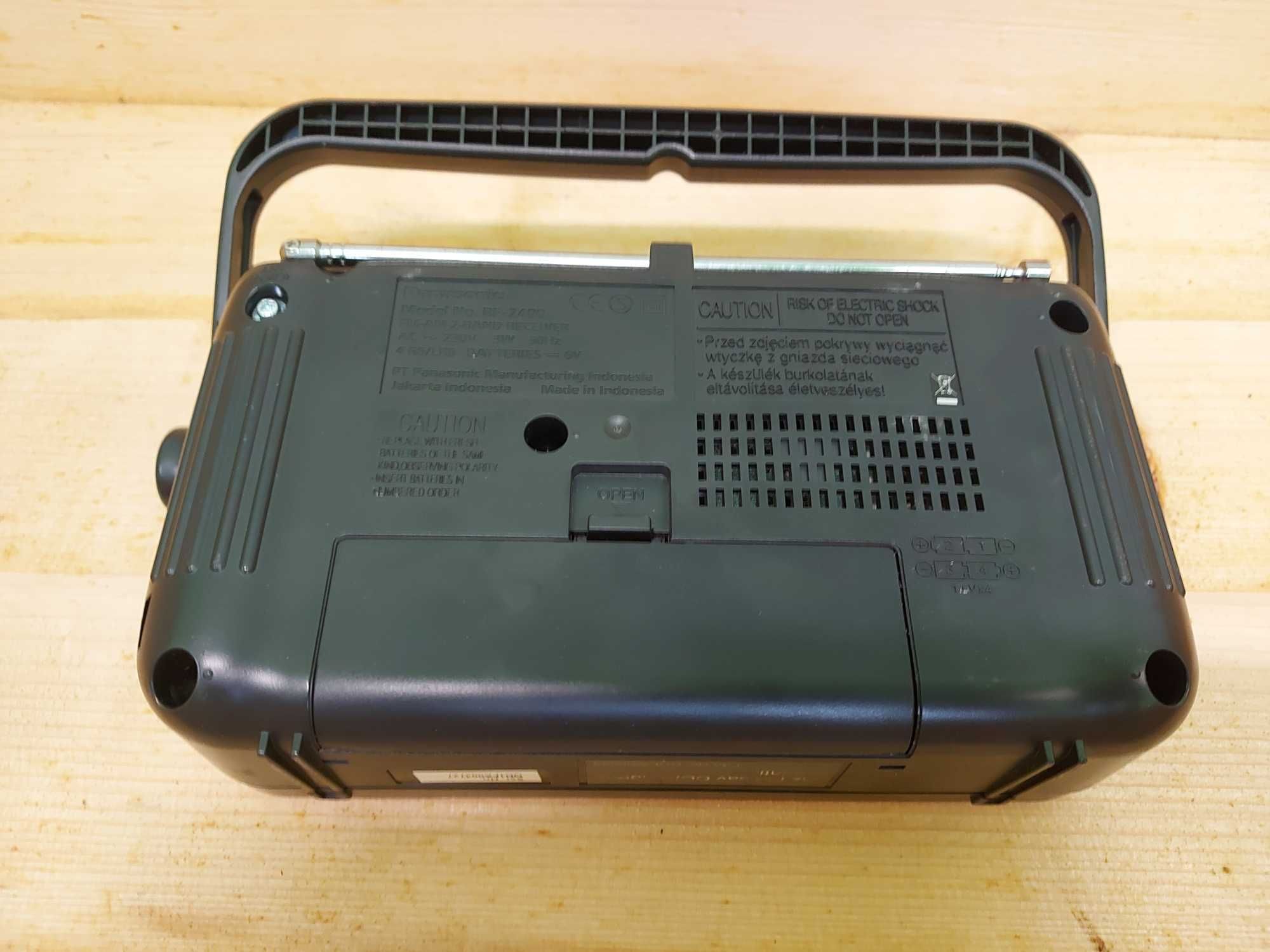 Radio sieciowo-bateryjne AM, FM Panasonic RF-2400