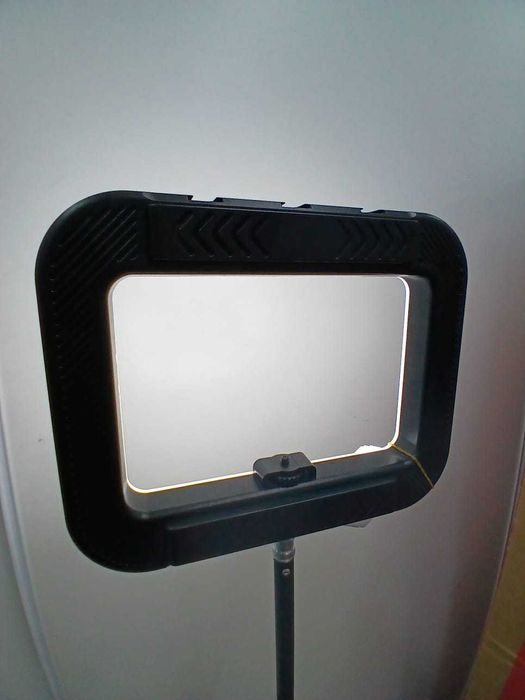 Luz Profissional com Tripé e Bateria Interna