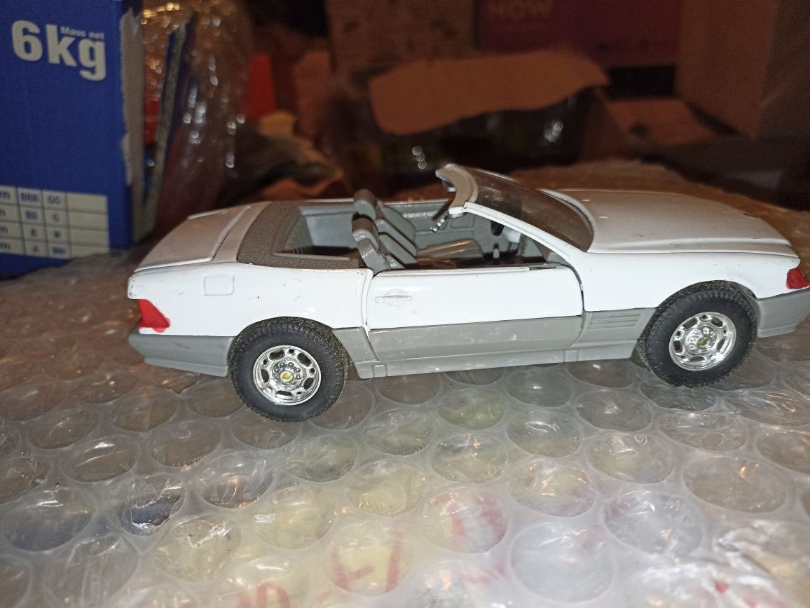 White Replica 1989 Mercedes Benz 500 SL 7" Metal Model Car skala 1:24