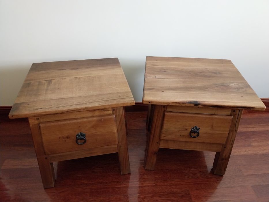 Mesas de cabeceira/apoio