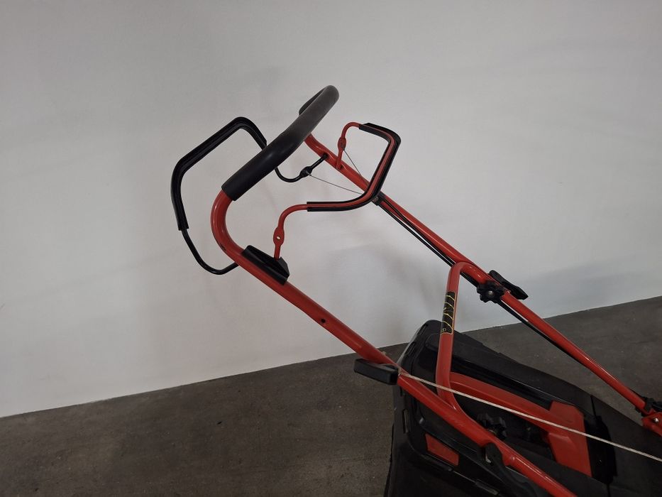 Máquina de cortar relva a gasolina (Torke)