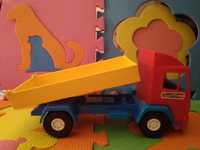 Машини іграшкові вантажівки/легкові