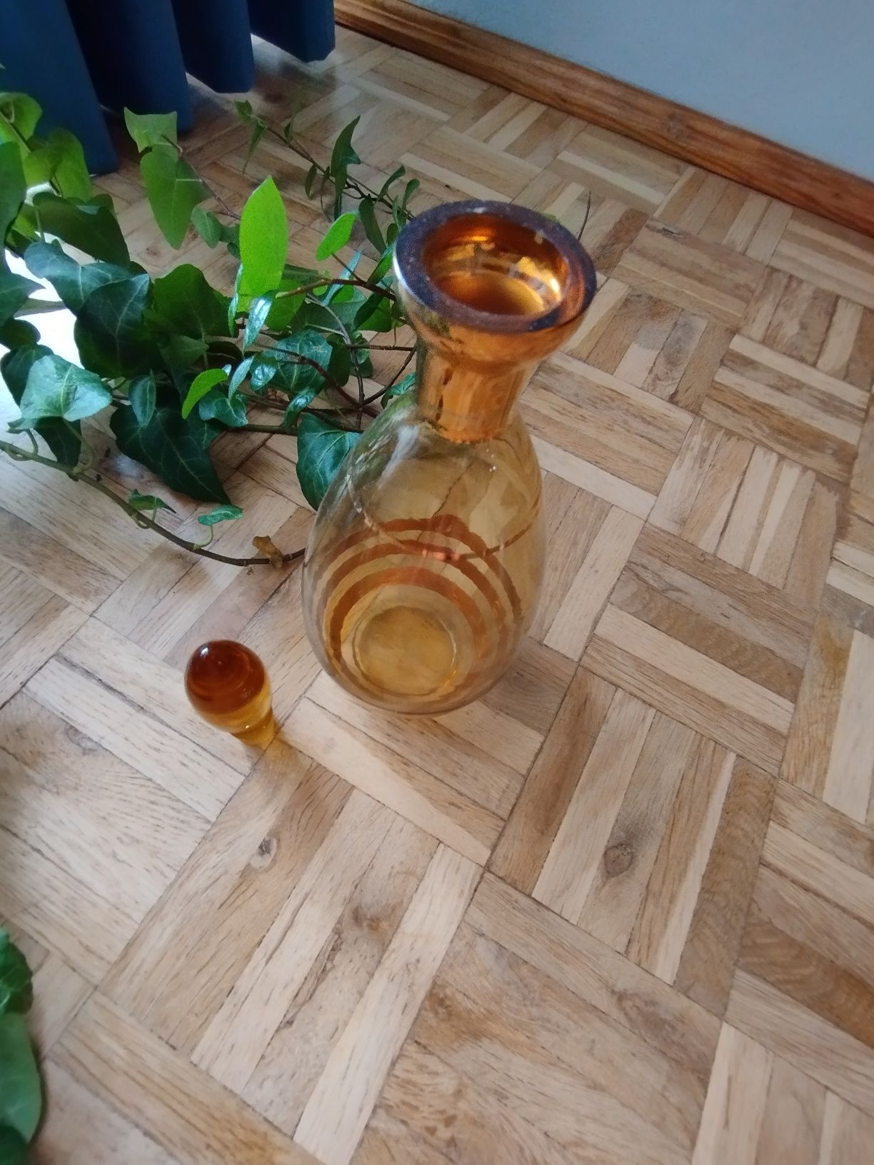 Szklana karafka.