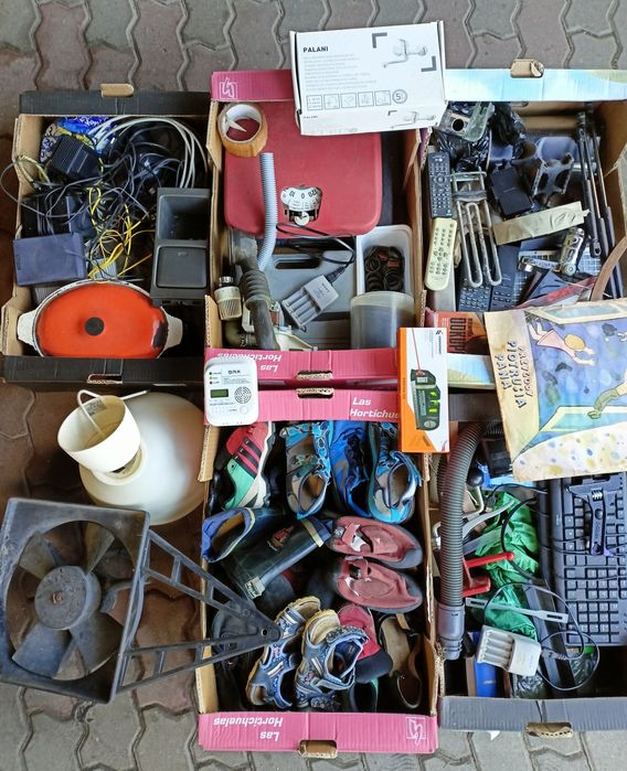 Komplet artykułów wygrzebanych w domu. Wrocław