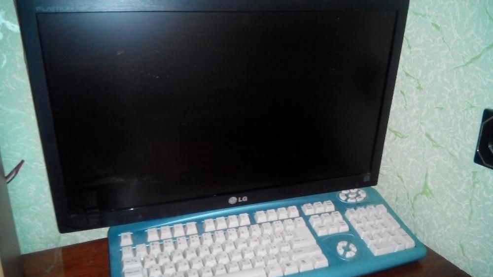 Монитор LG E 2251