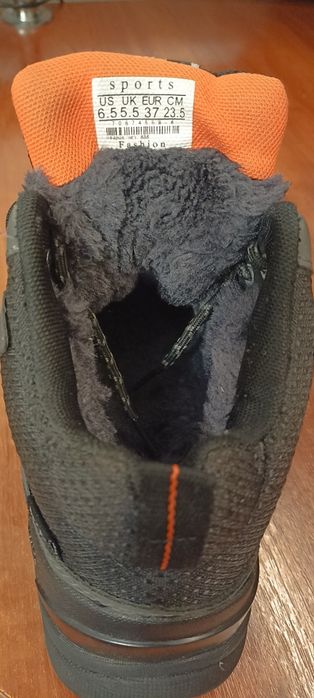 Продаються зимові дитячі черевики (кросівки вищі)