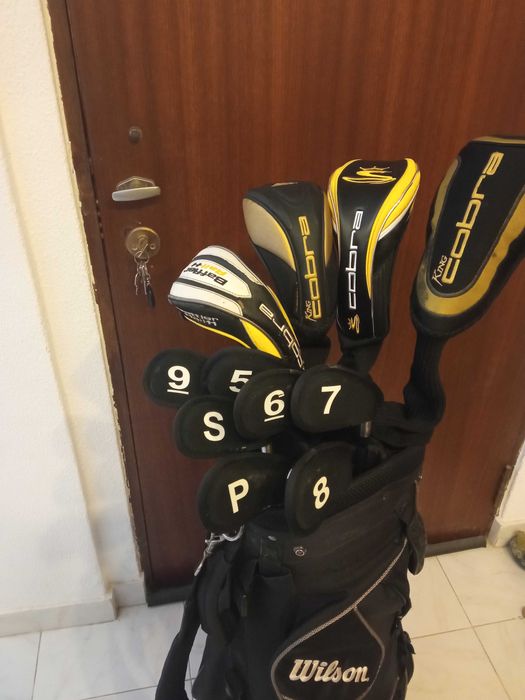 Vendo conjuntos de tacos de golf.