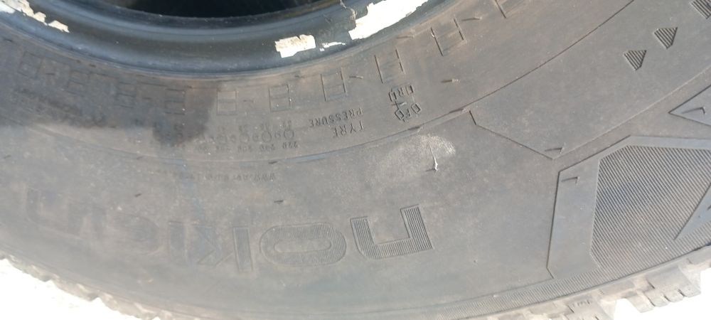Pneus  usados com as medidas 255/70/16
