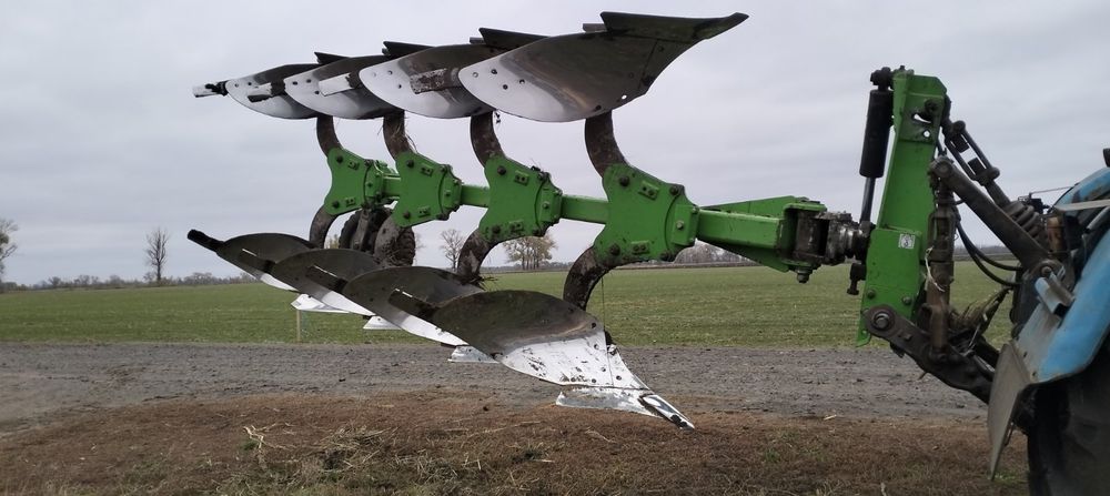 Плуг обертовий Bomet 3+1  в гарному робочому стані