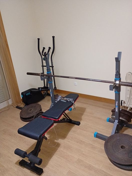 Home gym/ barra olímpica e discos 180kg