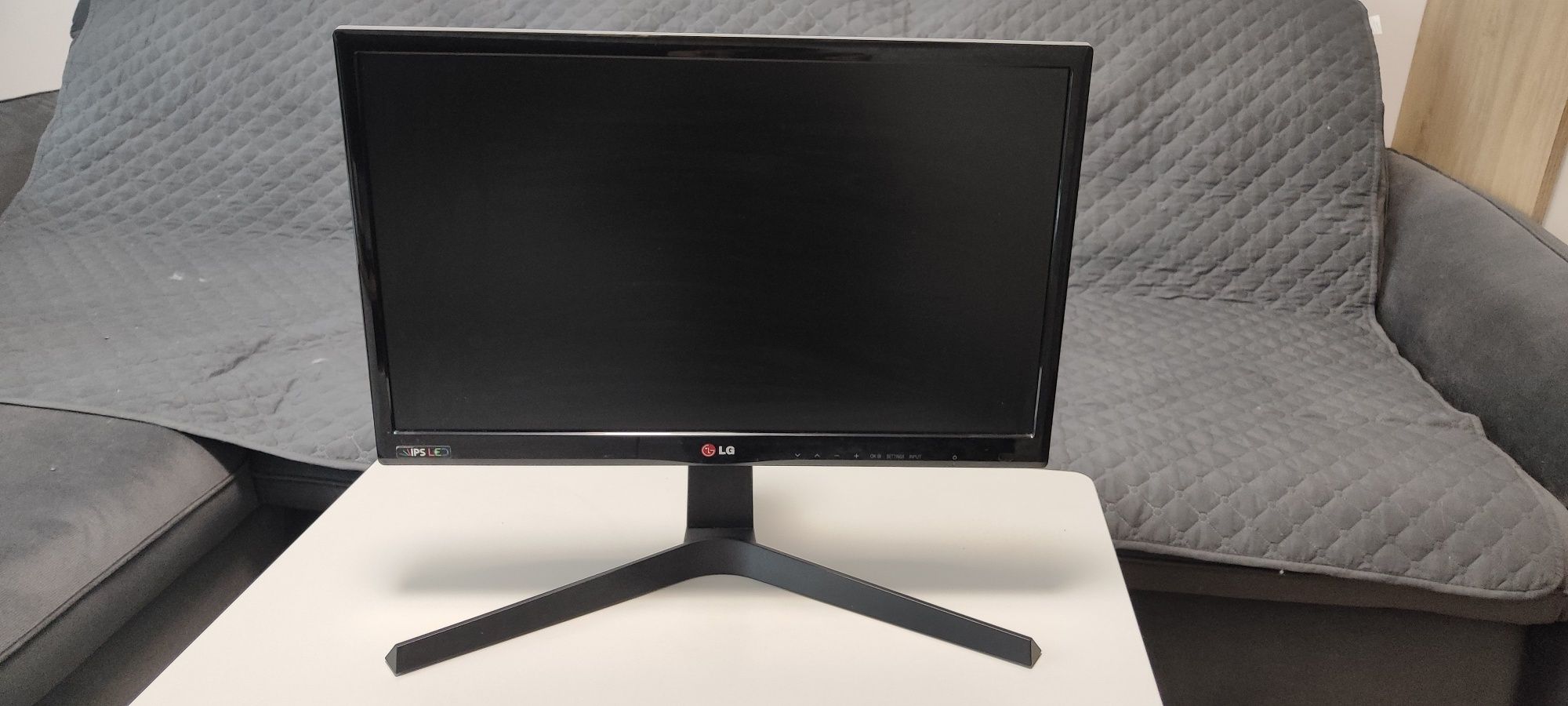 Monitor LG z funkcją telewizora + Chwyt G-Master