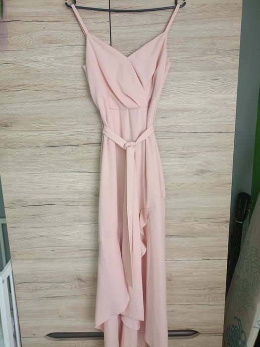 Długa letnia sukienka na ramiączkach maxi na wesele chrzciny komunia