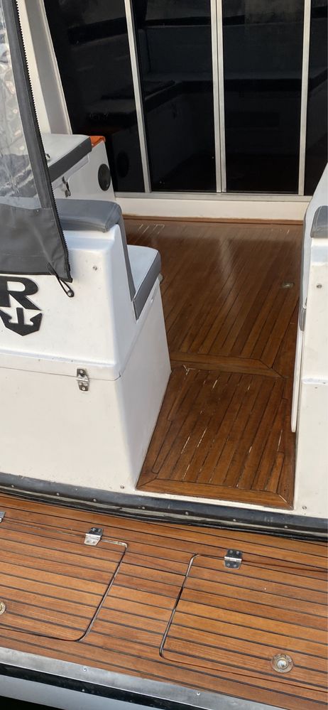 Jacht Motorowy Represer 30 houseboat