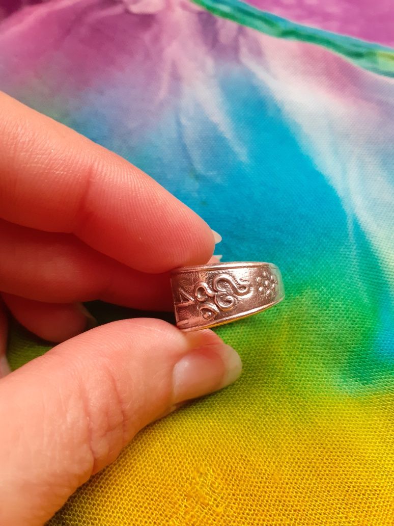Srebrny ciekawy pierścionek próba unikatowy